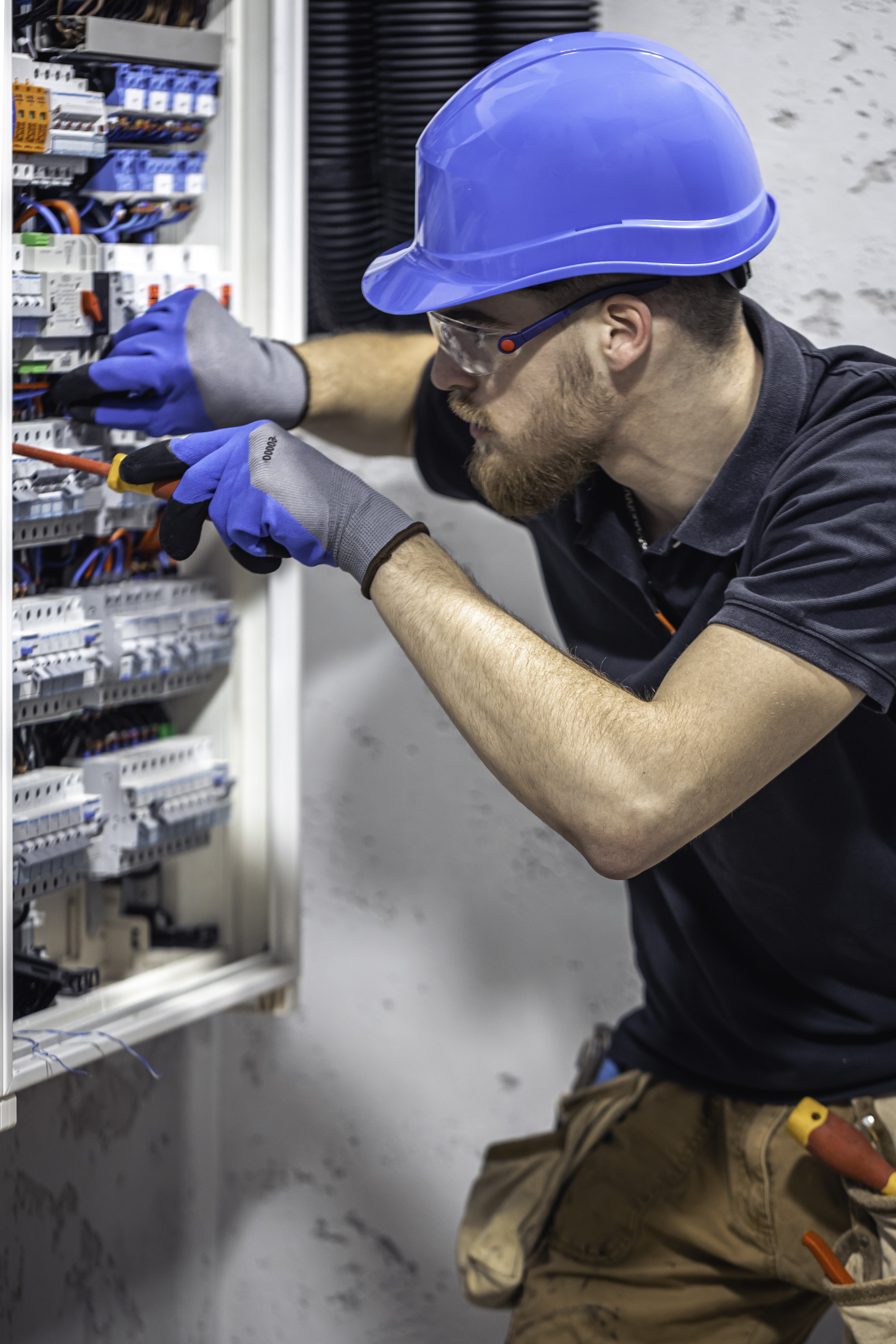 Electricidad y Montajes
